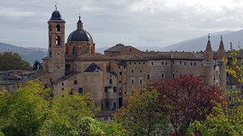 Copertina della news Cartolina da Urbino:<br>La presenza del passato nel mondo d’oggi